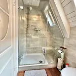 Gemuetliche Maisonettewohnung Mit Dachterrasse Am Schloss Appartement