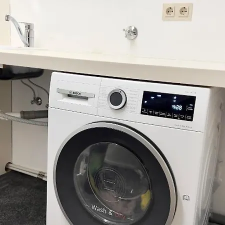 Daire Gemuetliche Maisonettewohnung Mit Dachterrasse Am Schloss