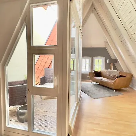 Daire Gemuetliche Maisonettewohnung Mit Dachterrasse Am Schloss