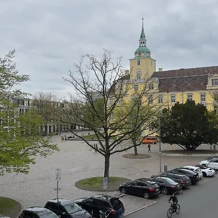 Daire Gemuetliche Maisonettewohnung Mit Dachterrasse Am Schloss