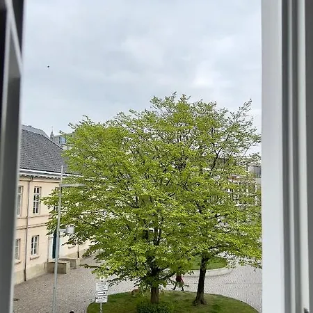 Daire Gemuetliche Maisonettewohnung Mit Dachterrasse Am Schloss *