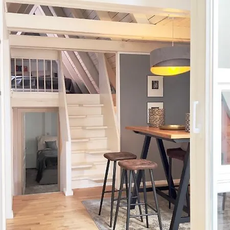 Gemuetliche Maisonettewohnung Mit Dachterrasse Am Schloss Apartament
