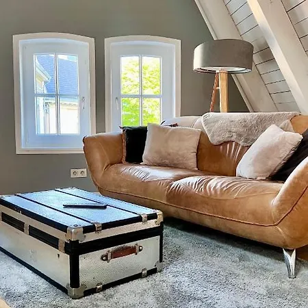 Gemuetliche Maisonettewohnung Mit Dachterrasse Am Schloss Apartment